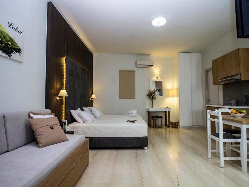Elia Stalos Apartments Agia Marina Exterior foto